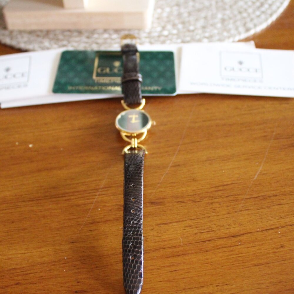 Women's Gucci Watch 6000L In great Shape - Picture 4 of 16